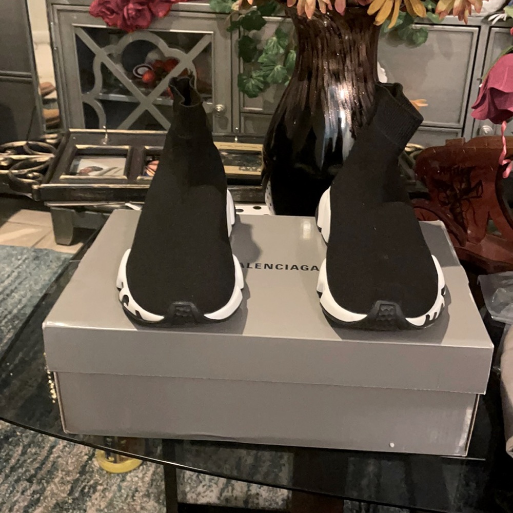 Brend new Balenciaga